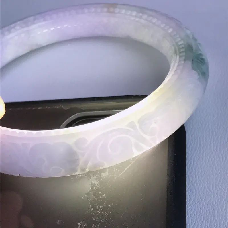 【缅甸天然翡翠A货老坑三彩雕花圆条手镯,尺寸57.8*11.2*10.5mm,上手高档贵气优雅】图8