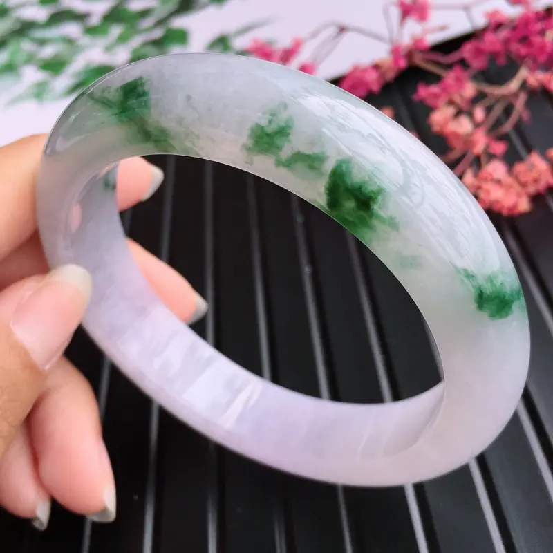 【圈口:57.6/57.4天然翡翠A货糯化种飘花宽边手镯,(一对)尺寸:57.6/13.2/9.1,57.4/14.0/9.0mm,玉质细腻,颜色鲜艳,上手效果好】图6