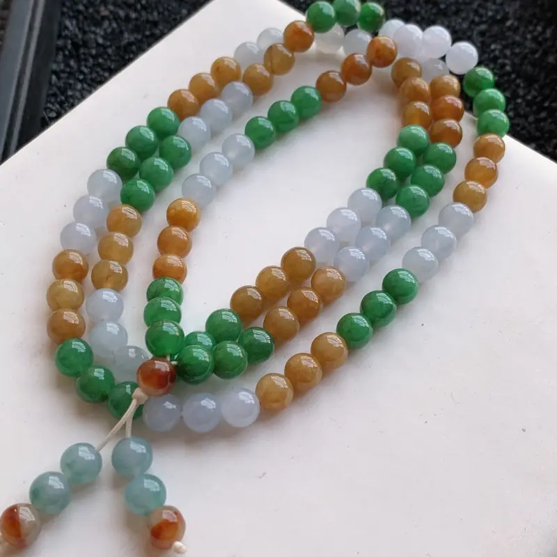 【🙏缅甸天然翡翠A货 108颗冰润三彩圆珠项链,克重65.37,尺寸:7,寓意峰回路转,圆圆满满,财富越聚越多,福气越大,质地细腻,圆润饱满,三彩颜色艳丽,颗颗精挑细选,完美度高,可当毛衣链,佩戴效果落落大方!性价比高!】图3