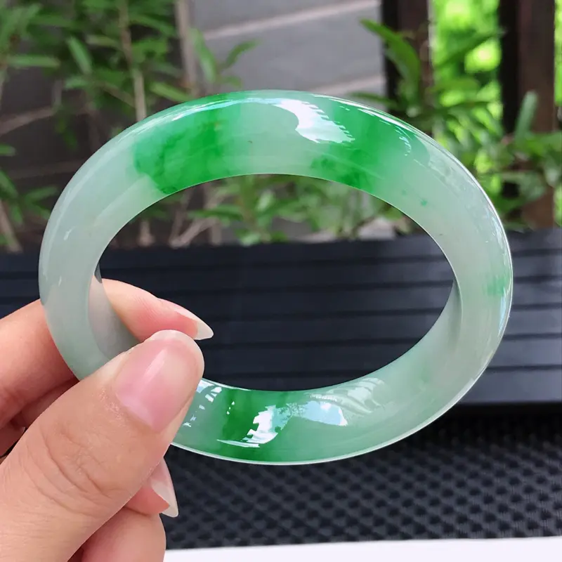翡翠a货 糯种水润飘阳绿翡翠正装手镯 内径尺寸56.2/13.6/9
