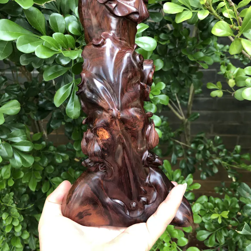【海南黄花梨,紫油梨,(观音菩萨),雕工精赞,立体感美,线条美,纹理清晰,底色干净,色泽均匀,规格:高290mm,宽137mm,克重:643.9克,值得推荐!】图4