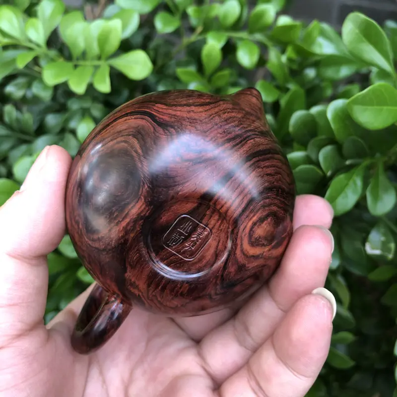 【海南黄花梨,紫油梨,莫光业制作西施茶壶,瘤疤纹,鬼眼纹,水波纹,山水纹,爆满纹理,纹理清晰,线条美,底色分布均匀,规格:壶经65mm,长95mm,60mm,克重:104.6克,值得推荐!】图7