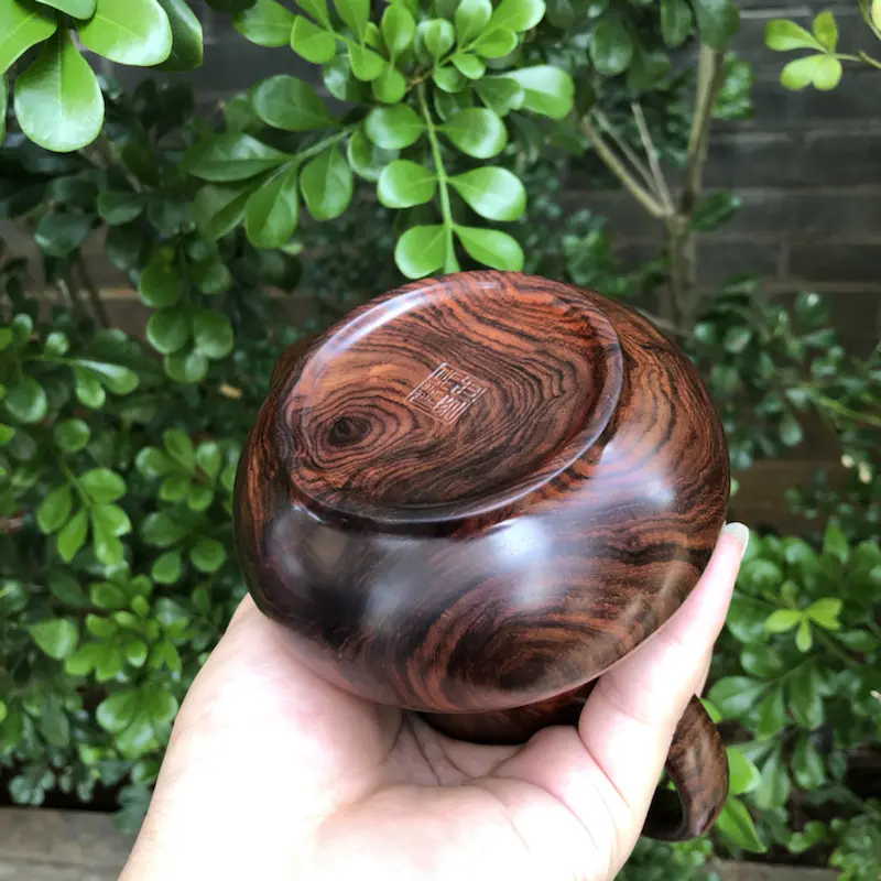 【海南黄花梨,紫油梨,吴岳杰款(潮州提梁壶),鬼眼纹,水波纹,山水纹,线条美,爆满纹理,纹理清晰,底色分布均匀,规格:壶经98mm,长125,高163,克重:376克,值得推荐!】图9