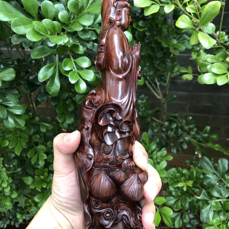 【海南黄花梨,紫油梨,(观音菩萨),雕工精赞,立体感美,线条美,纹理清晰,底色干净,色泽均匀,规格:高290mm,宽137mm,克重:643.9克,值得推荐!】图5