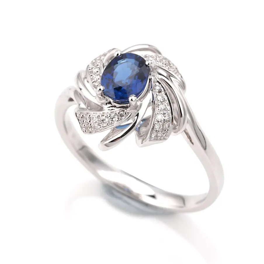 【【源头直供】【戒指】18k金+蓝宝石+钻石 宝石颜色纯正
主石:0.69ct 货重:3.65g 手寸:15(可改)】图2
