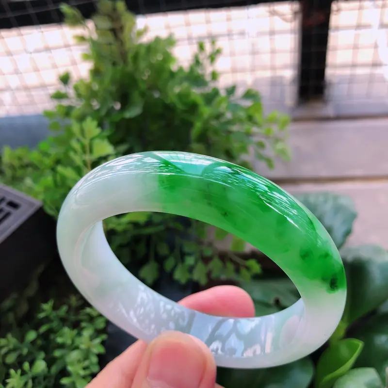 【06/30飘绿翡翠正圈⑧手镯
【商品尺寸】内径:55.9mm 宽:14.5mm 厚:8.5mm】图7