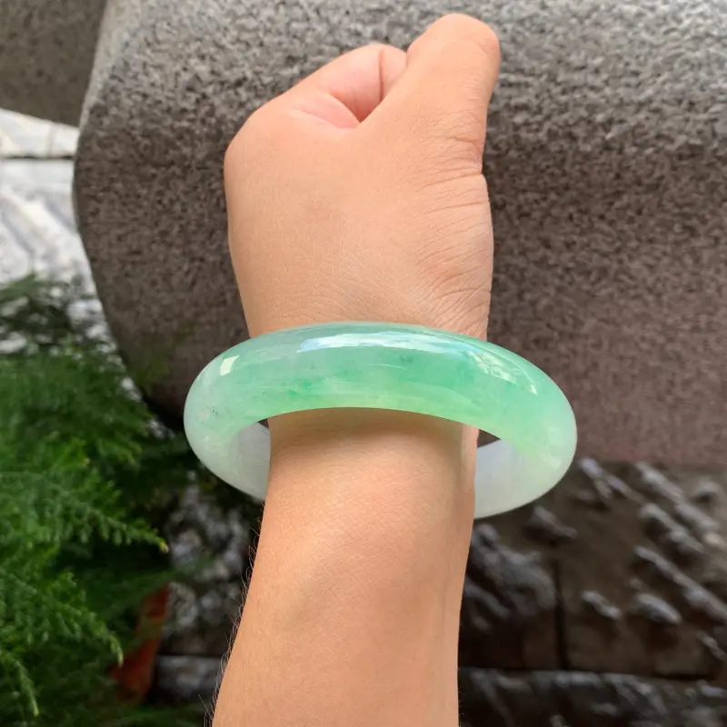【精美冰糯甜绿正圈手镯,玉质莹润,品相清爽优雅,圈口55.4-14-9.7 完美 62945】图5