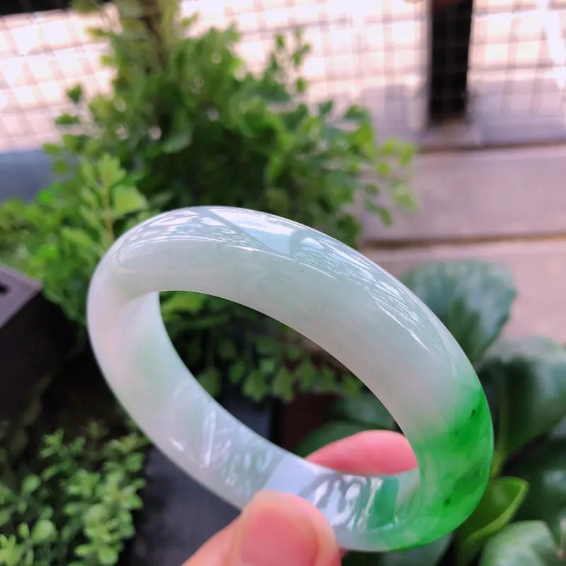 【06/30飘绿翡翠正圈⑧手镯
【商品尺寸】内径:55.9mm 宽:14.5mm 厚:8.5mm】图8
