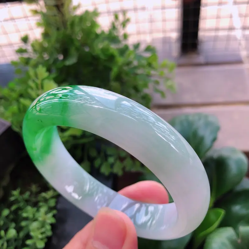 【06/30飘绿翡翠正圈⑧手镯
【商品尺寸】内径:55.9mm 宽:14.5mm 厚:8.5mm】图10
