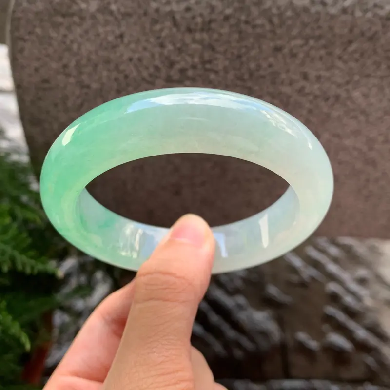 【精美冰糯甜绿正圈手镯,玉质莹润,品相清爽优雅,圈口55.4-14-9.7 完美 62945】图1