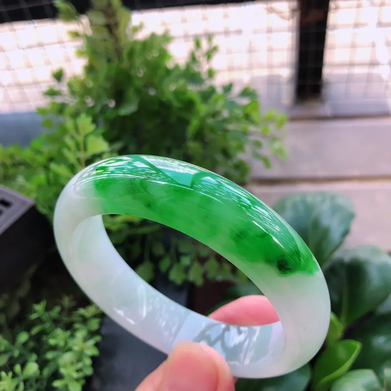 【06/30飘绿翡翠正圈⑧手镯
【商品尺寸】内径:55.9mm 宽:14.5mm 厚:8.5mm】图5