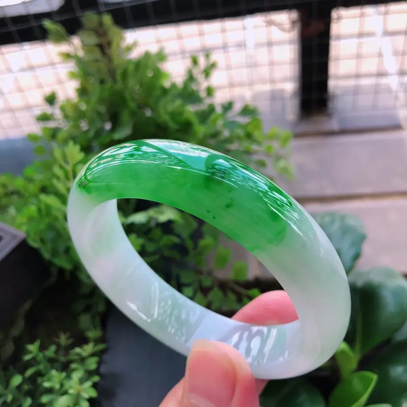 【06/30飘绿翡翠正圈⑧手镯
【商品尺寸】内径:55.9mm 宽:14.5mm 厚:8.5mm】图3