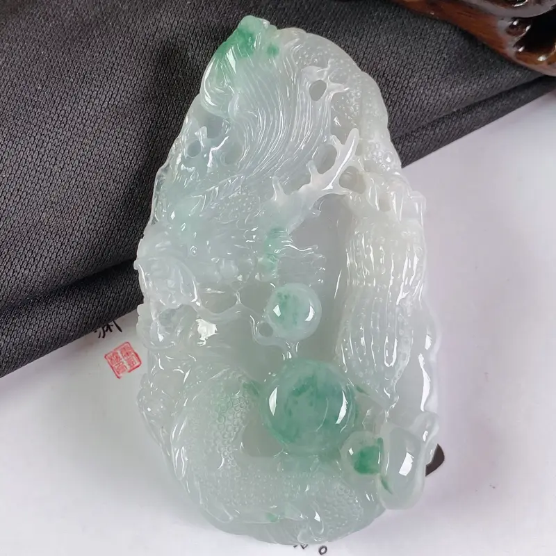 【A货翡翠-种好飘花游龙戏珠吊坠,尺寸-77.7*45.7*13mm】图2