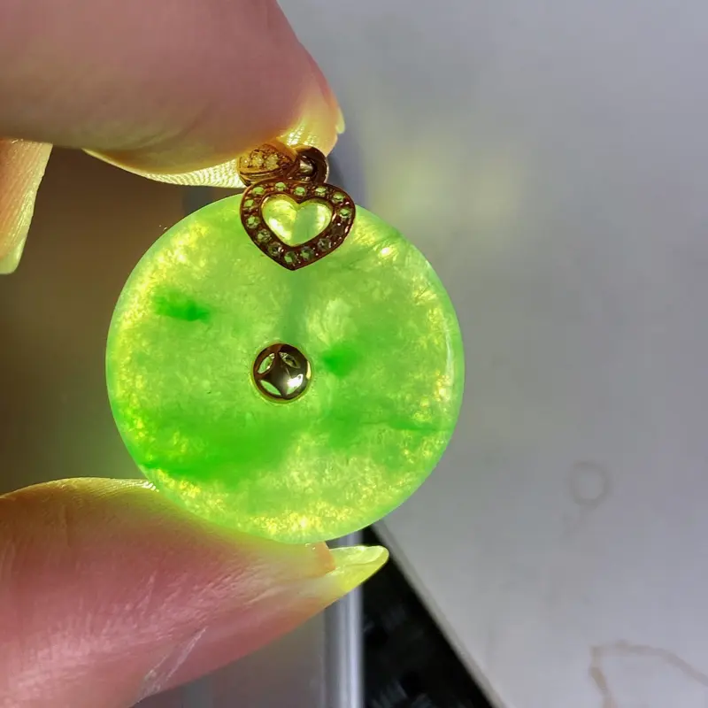 【A货翡翠-种好飘绿平安扣吊坠,尺寸-裸石21*4.5mm整体26.7*21*4.5mm】图9