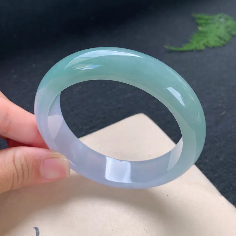 正圈57-58,天然翡翠手镯,正装玉手镯,精美种水双彩油青色,玉质莹润