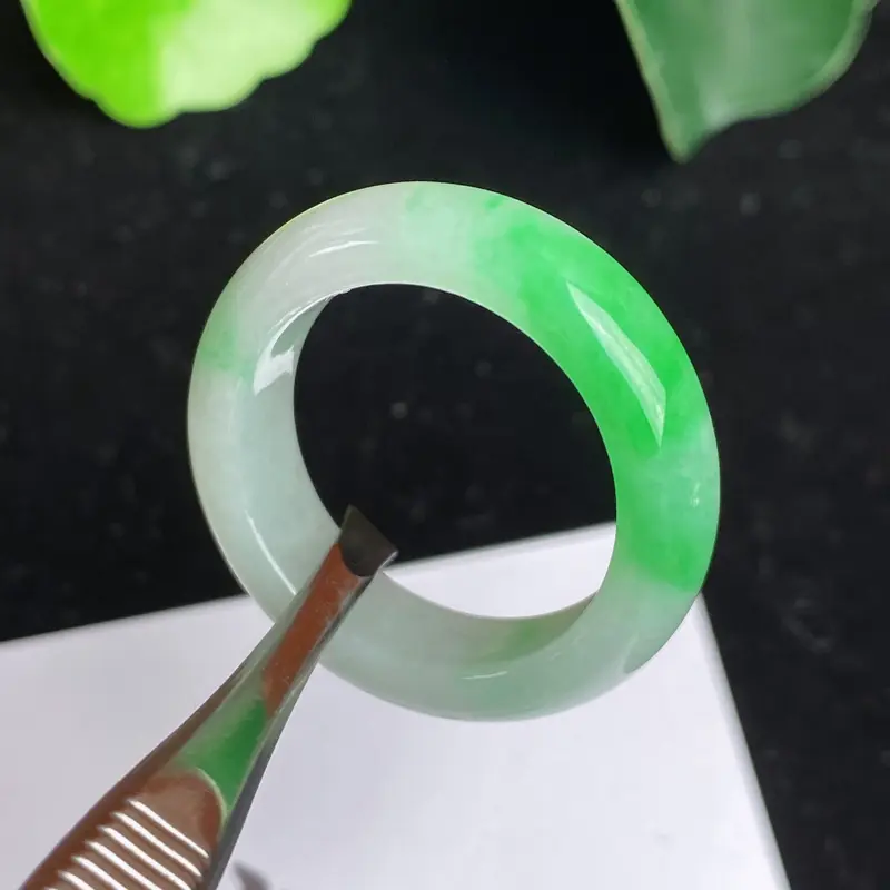 A货翡翠-种好飘绿戒指，尺寸-20.1*6.6*4.2mm24号