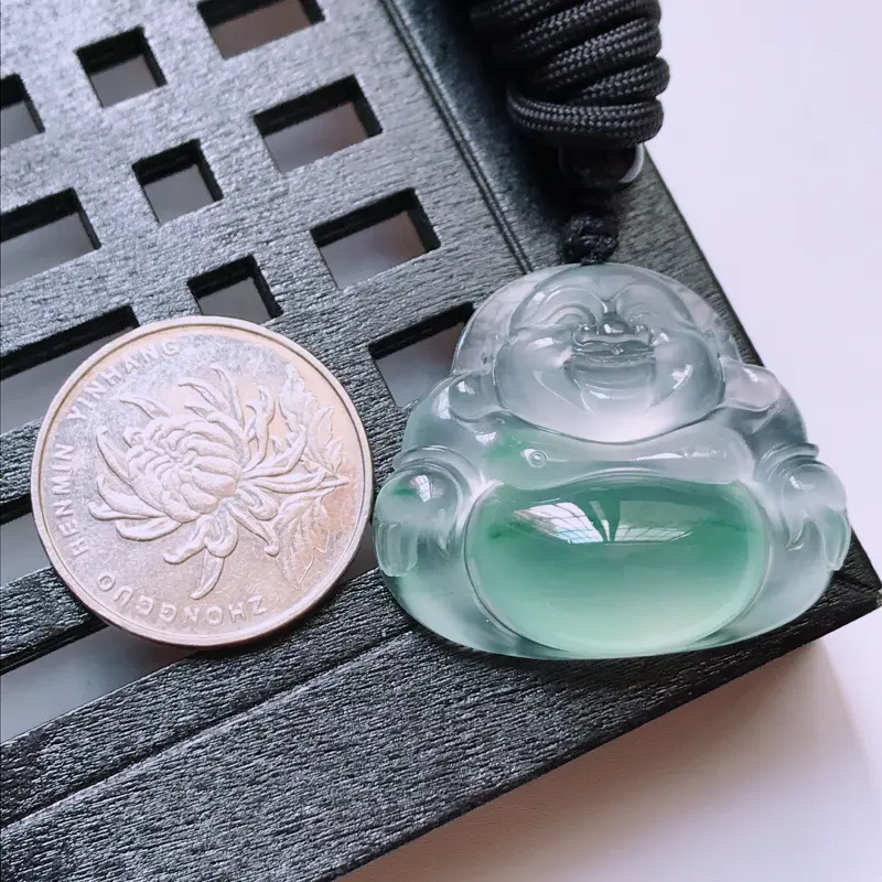 【天然翡翠A货。老坑高冰飘花佛公吊坠。玉质细腻,尺寸:30*35.6*9.8mm】图6