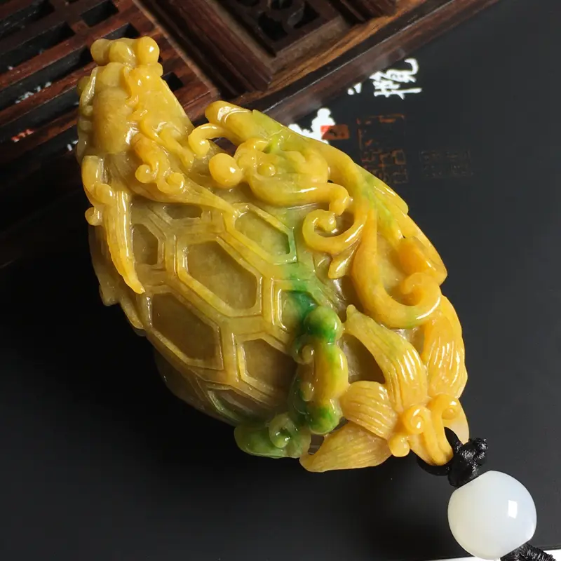 糯种黄加绿龙龟手玩件 尺寸66-35-24毫米 色彩艳丽 雕工精湛