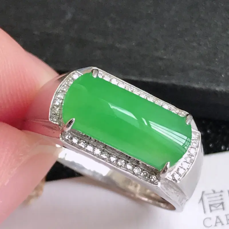 C1010翡翠A货飘绿18K金伴钻福气戒指，包金尺寸15*8.2*6.7mm，裸石尺寸12.8*5.6*3.2mm，内径18.1mm