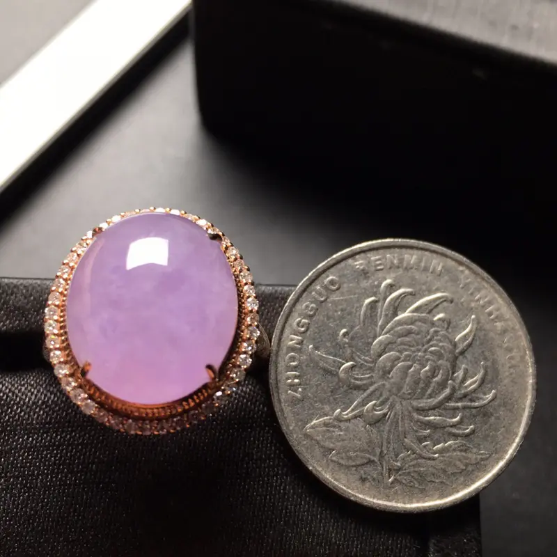 紫罗兰蛋面戒指，18K金镶嵌，无裂，质量杠杠的，性价比高！镶嵌厚度10.9