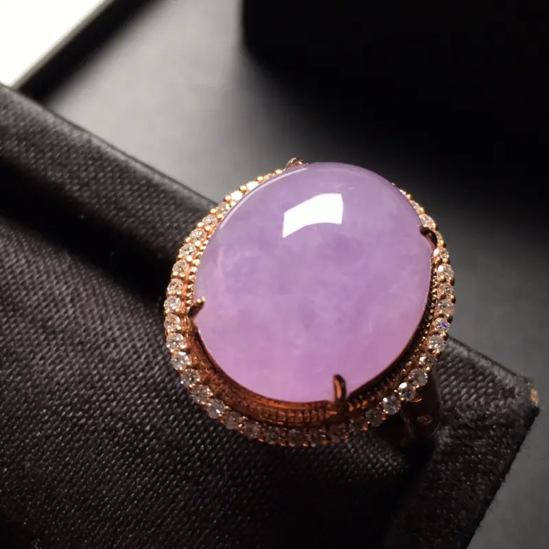 紫罗兰蛋面戒指，18K金镶嵌，无裂，质量杠杠的，性价比高！镶嵌厚度10.9