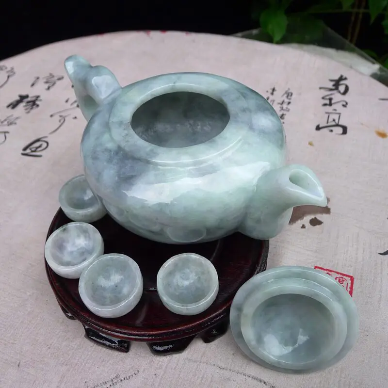 (鸿运当头)，乌鸡种翡翠大茶壶套装摆件  ，雕工精美，线条简洁流畅，种水好，大茶壶尺寸148*175*108mm 小杯尺寸30.5*15mm ，