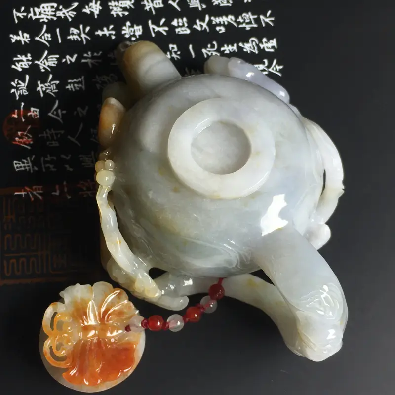 糯种黄翡茶壶摆件 尺寸106-68-29毫米 色彩亮丽 雕工精湛