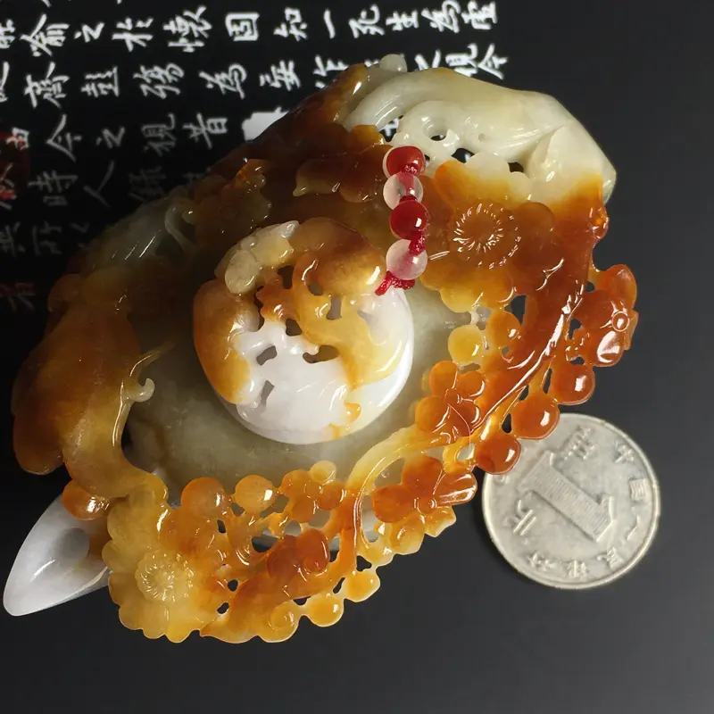 细糯种黄翡茶壶摆件 尺寸91-52-45毫米 水润细腻 雕工精湛 韵味浓郁