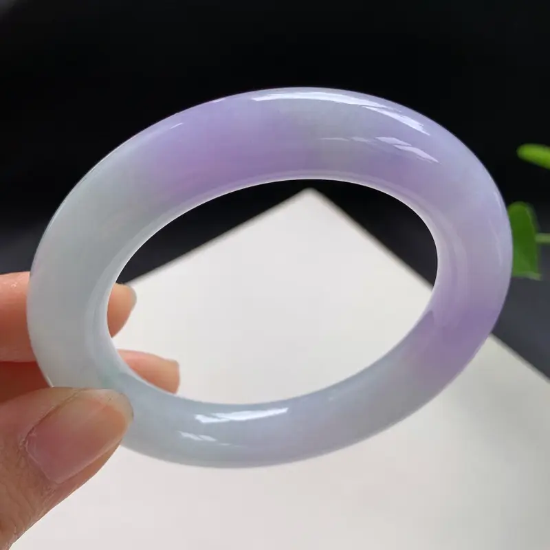 【紫罗兰圆条手镯,尺寸:56-12.7-11.8,细腻光滑,种水十足,色泽清新亮丽】图3