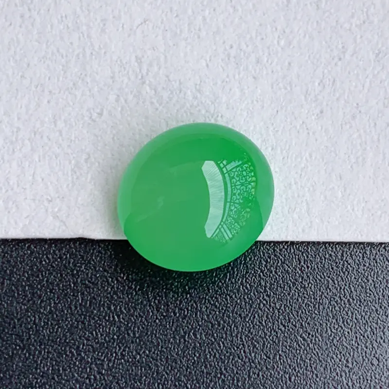 满绿戒面、尺寸：10/9.4/5.4mm，A货翡翠冰透满绿蛋面戒面、编号1023