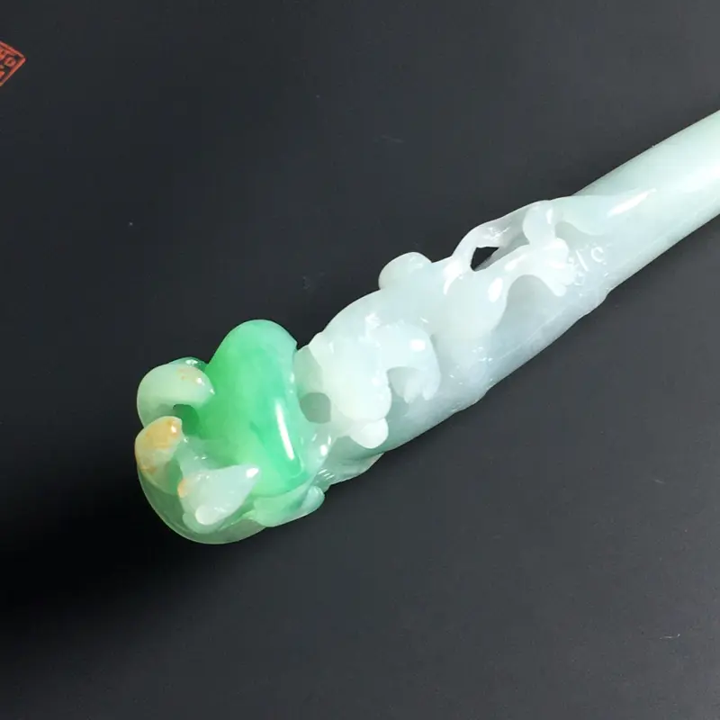 糯化种飘绿生意兴隆烟嘴 尺寸86-10-16毫米 水润通透 雕工精致