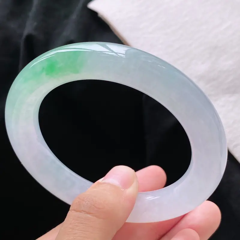 【圆条:56.8mm 天然a货种水飘绿圆条翡翠手镯,圈口:56.8/11.6/11.6mm】图2