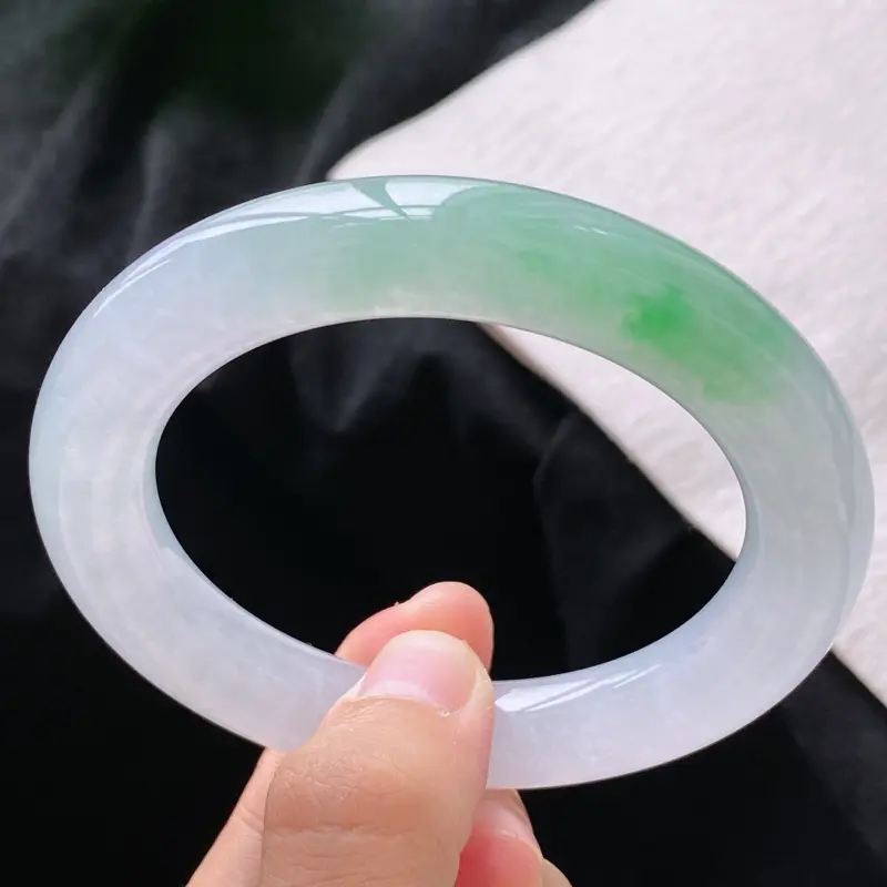 【圆条:56.8mm 天然a货种水飘绿圆条翡翠手镯,圈口:56.8/11.6/11.6mm】图5