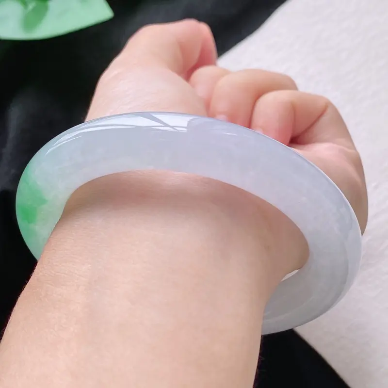 【圆条:56.8mm 天然a货种水飘绿圆条翡翠手镯,圈口:56.8/11.6/11.6mm】图7