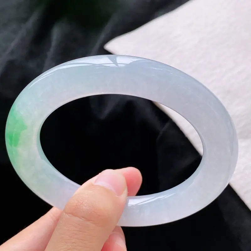 【圆条:56.8mm 天然a货种水飘绿圆条翡翠手镯,圈口:56.8/11.6/11.6mm】图3