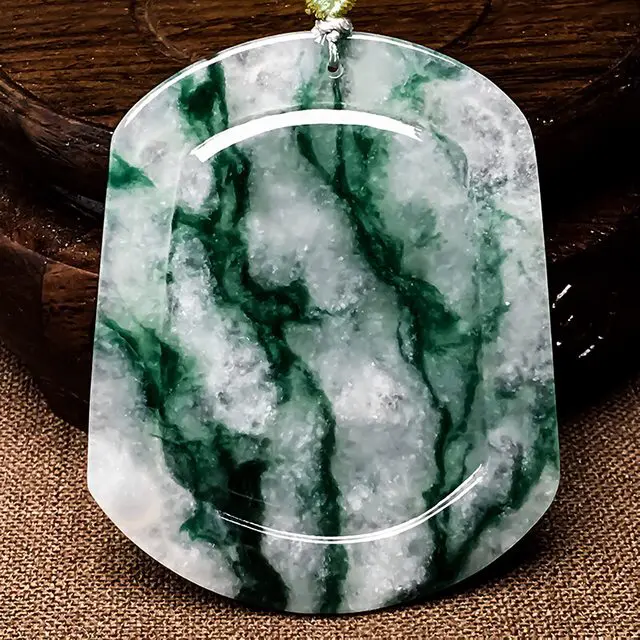 【热烈推荐🎁🎁飘绿龙牌吊坠,种老水润,上身佩戴效果非常好,尺寸56.5/46.3/4.7mm🍀🍀】图7