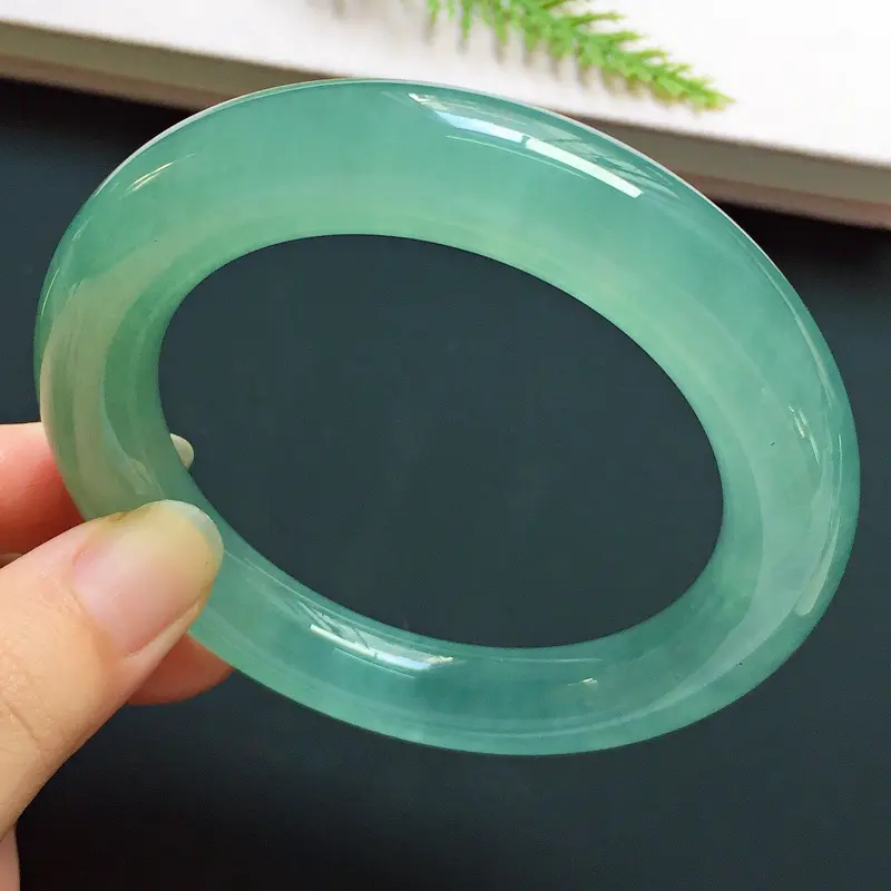 【正圈57.5mm,冰种晴底蓝手镯,冰润饱满,荧光闪闪,清雅宜人,高贵奢华】图5