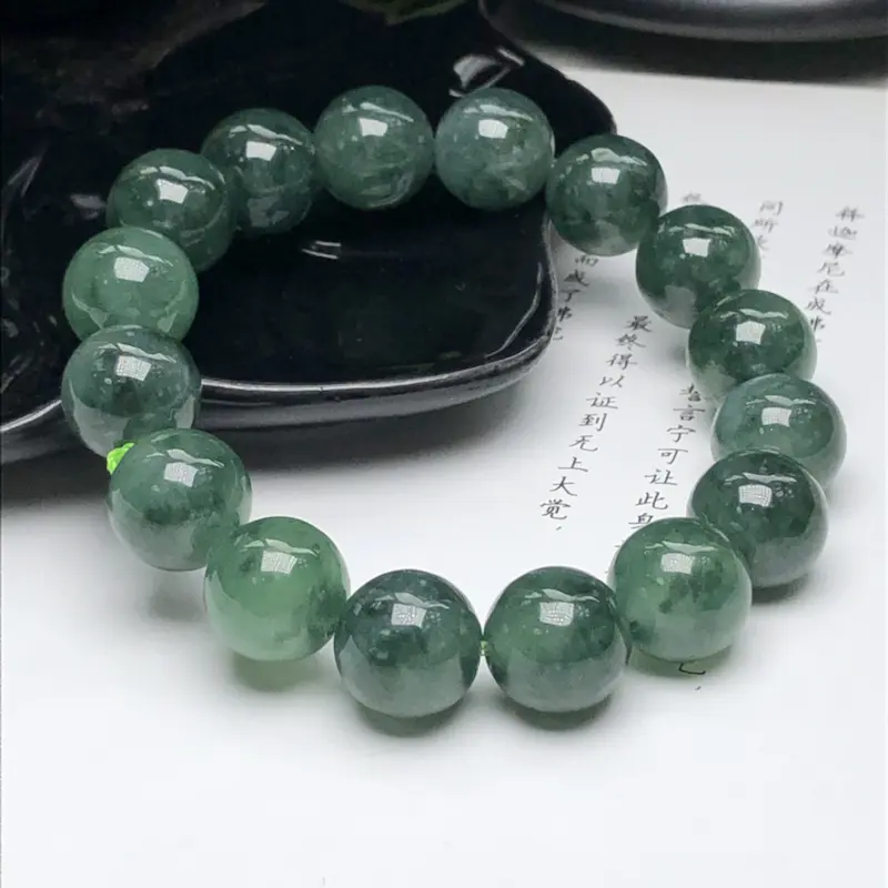 冰糯种深晴底飘绿花翡翠珠链手串、直径12.8毫米、质地细腻、色彩鲜艳、ADA053C45