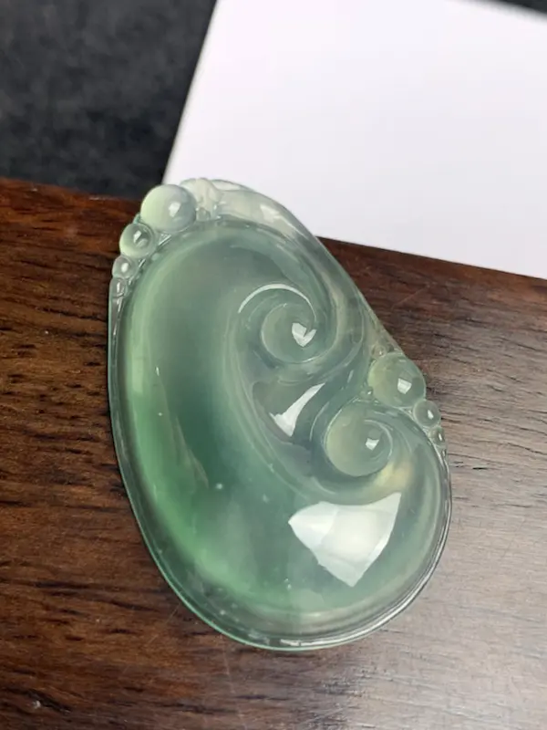 【A货翡翠-种好油绿如意吊坠,尺寸-37*23*5.2mm】图7