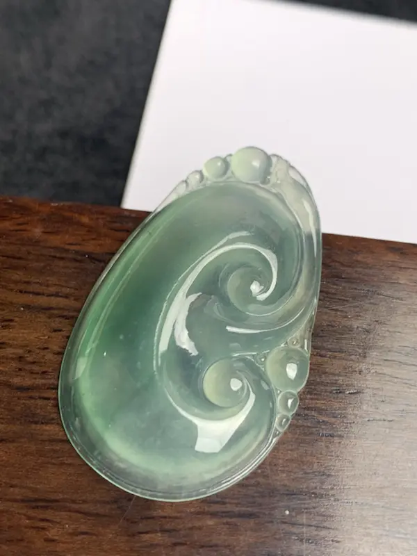 【A货翡翠-种好油绿如意吊坠,尺寸-37*23*5.2mm】图4