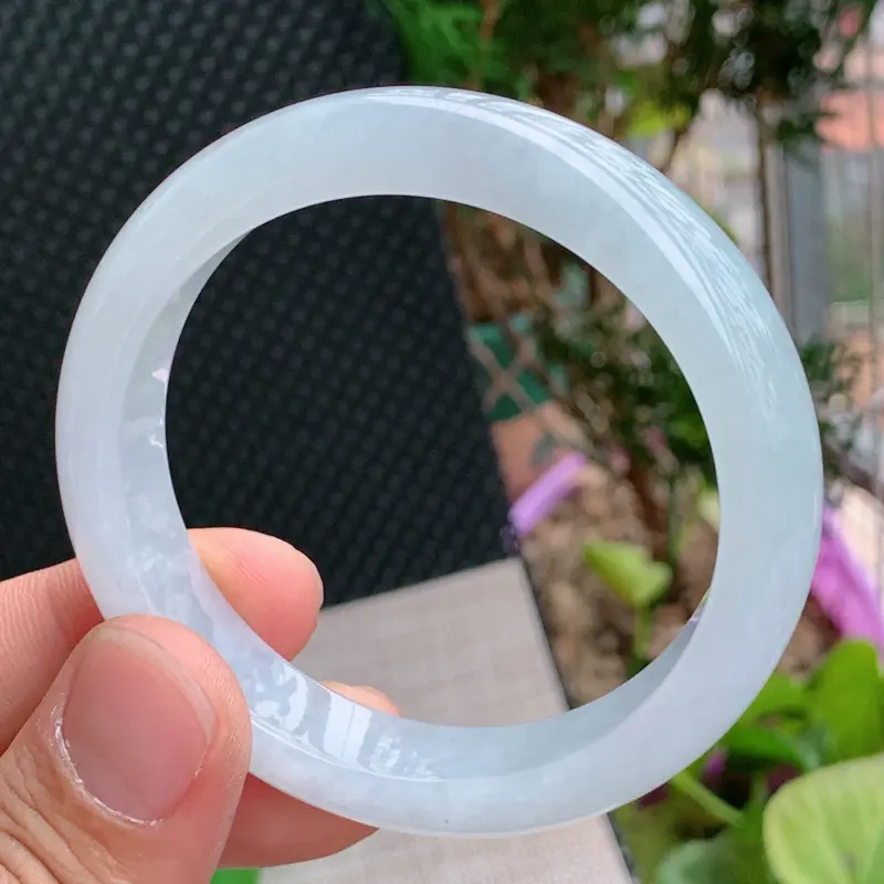 【细腻手镯、圈口:56.5mm,A货翡翠冰润细腻宽边手镯、编号0122wx】图4