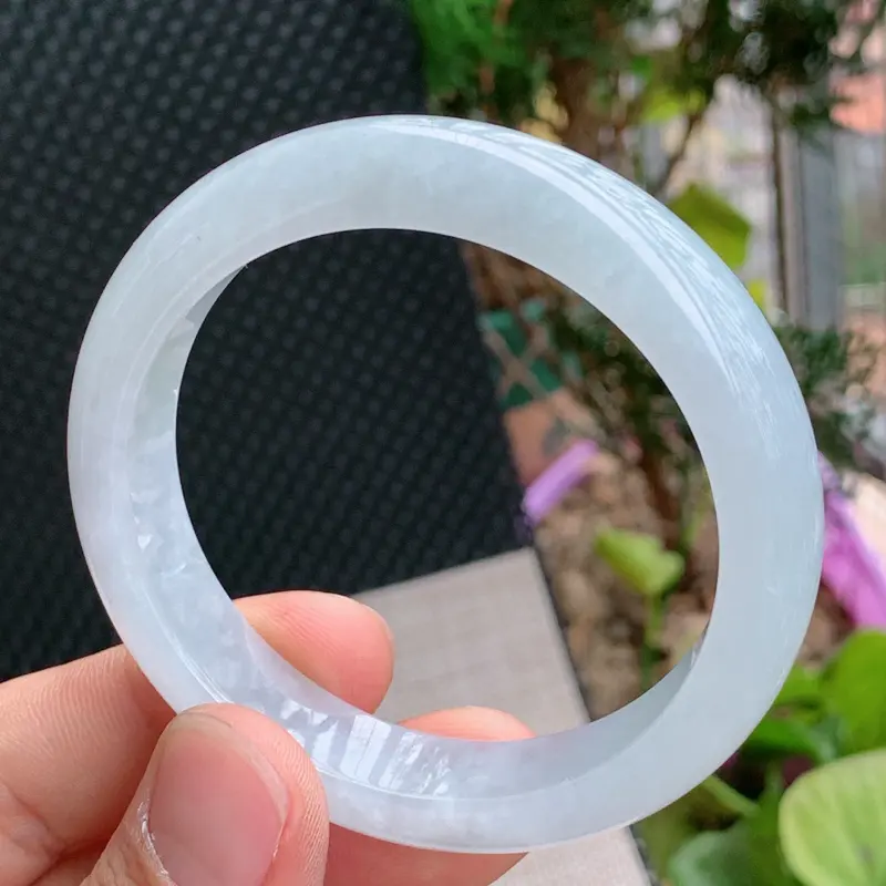 【细腻手镯、圈口:56.5mm,A货翡翠冰润细腻宽边手镯、编号0122wx】图6