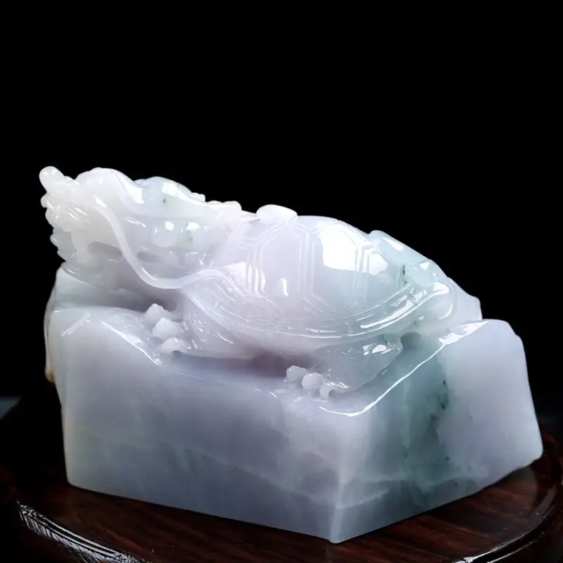 拍下有礼龙龟小摆件，立体生动形象，色泽清新，雕工精细，造型别致，尺寸：93.5*44.7*57.8mm。
