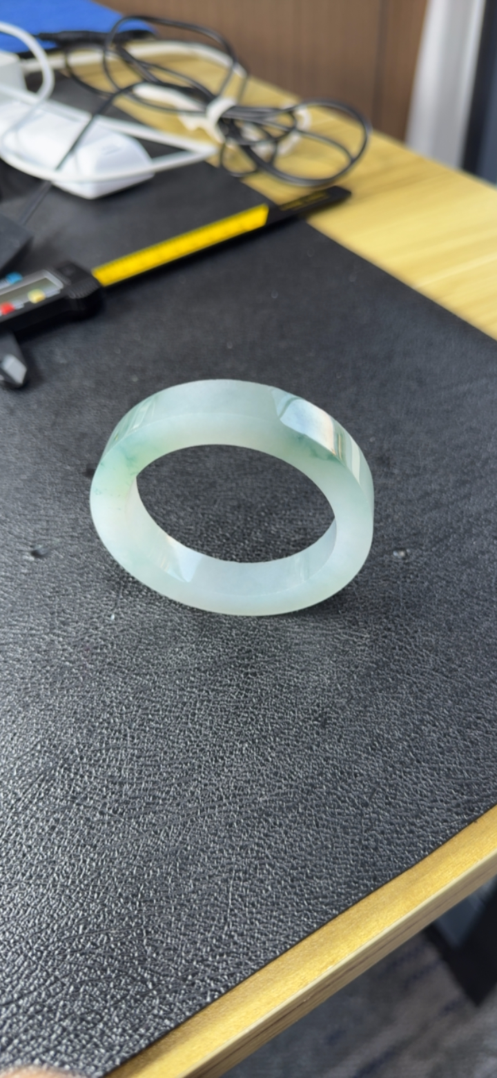 精品翡翠手镯高品质冰飘花（价格可议）