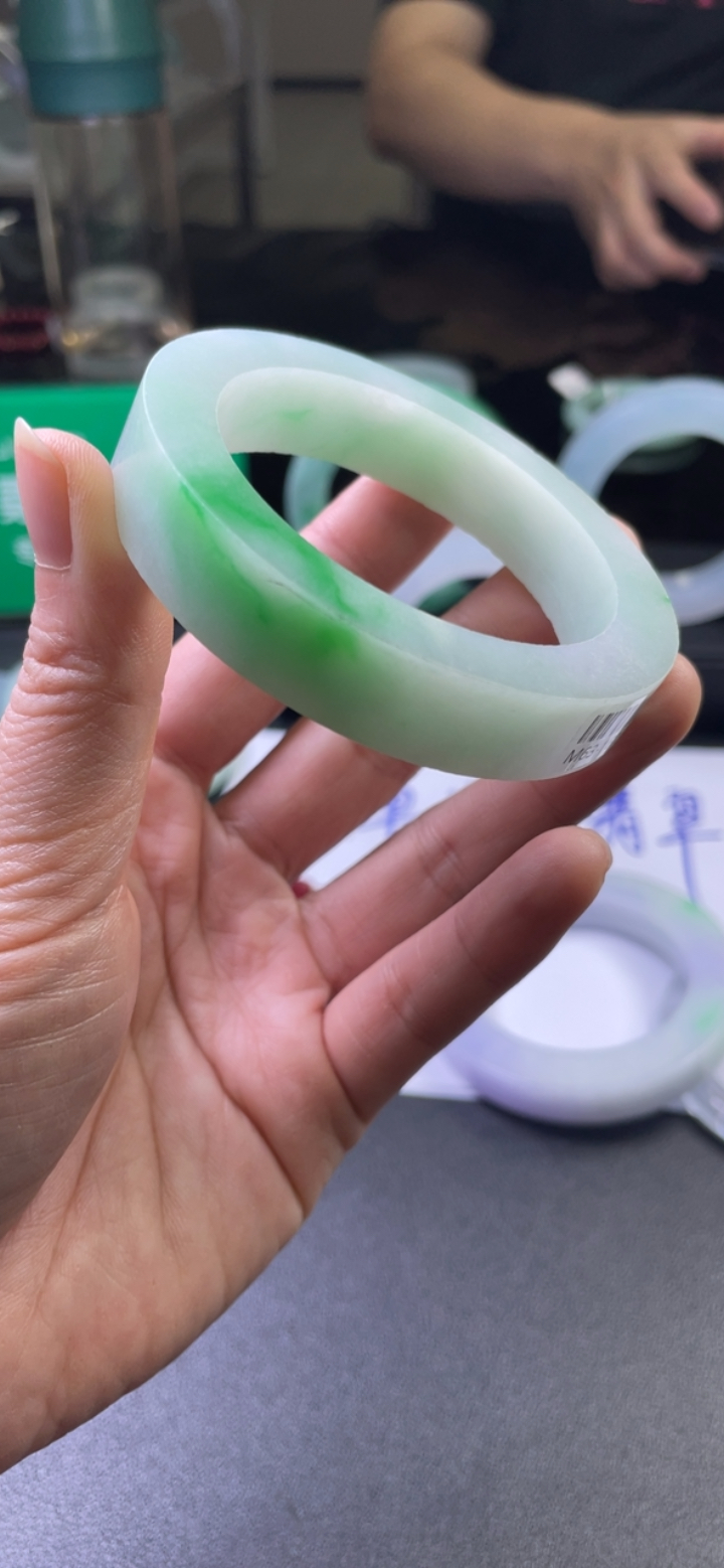 【高货力荐】糯化种飘绿翡翠