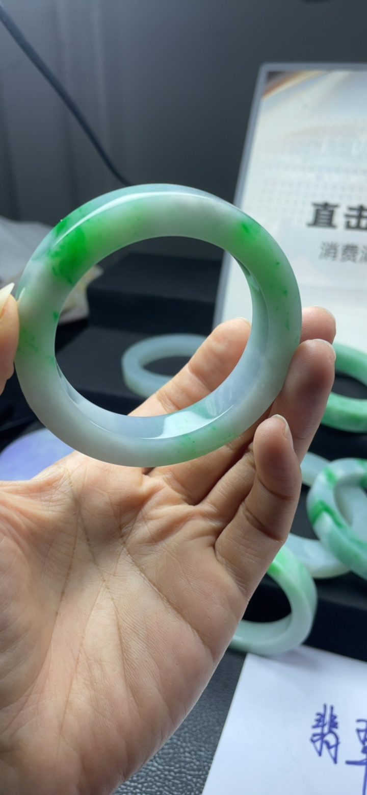 【高货力荐】糯化种飘绿手镯