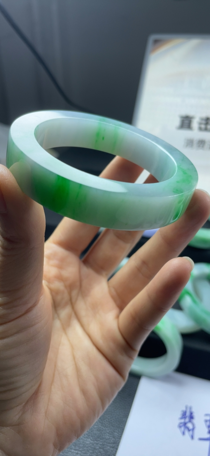 【高货力荐】糯化种飘绿手镯