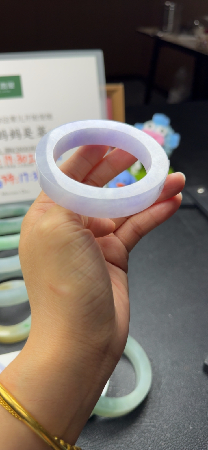 对庄精品翡翠手镯手镯价格可议！