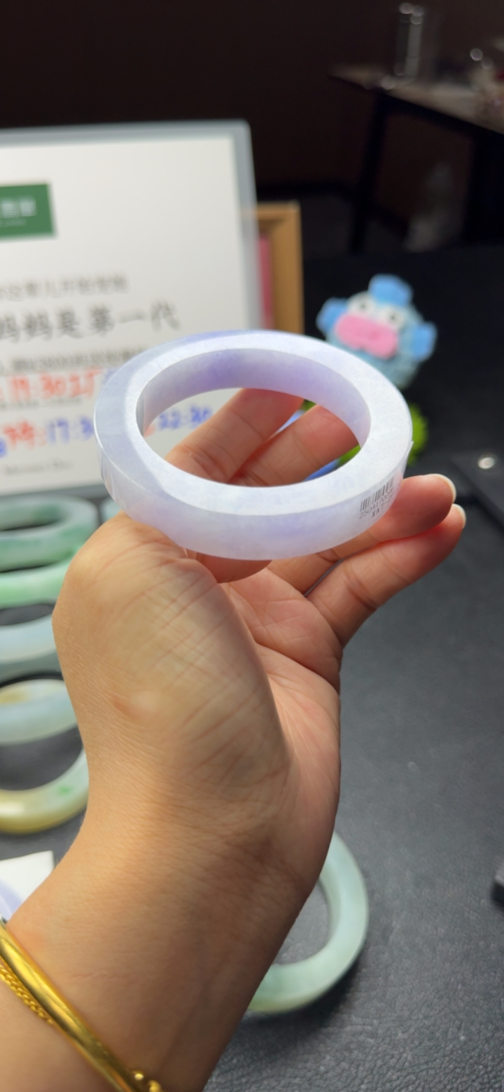 对庄精品翡翠手镯手镯价格可议！