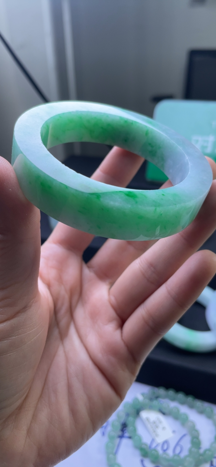 飘绿手镯